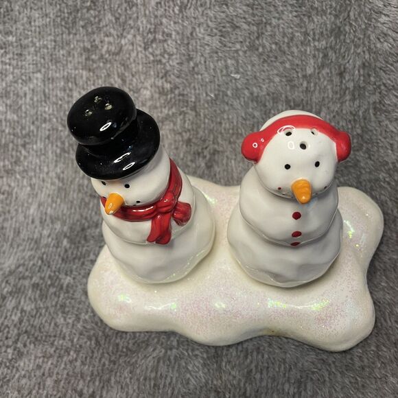 Hallmark Snowman Salt& Pepper Shaker with Jingle Bell 3 Piece Glitter Base Set - Picture 3 of 9